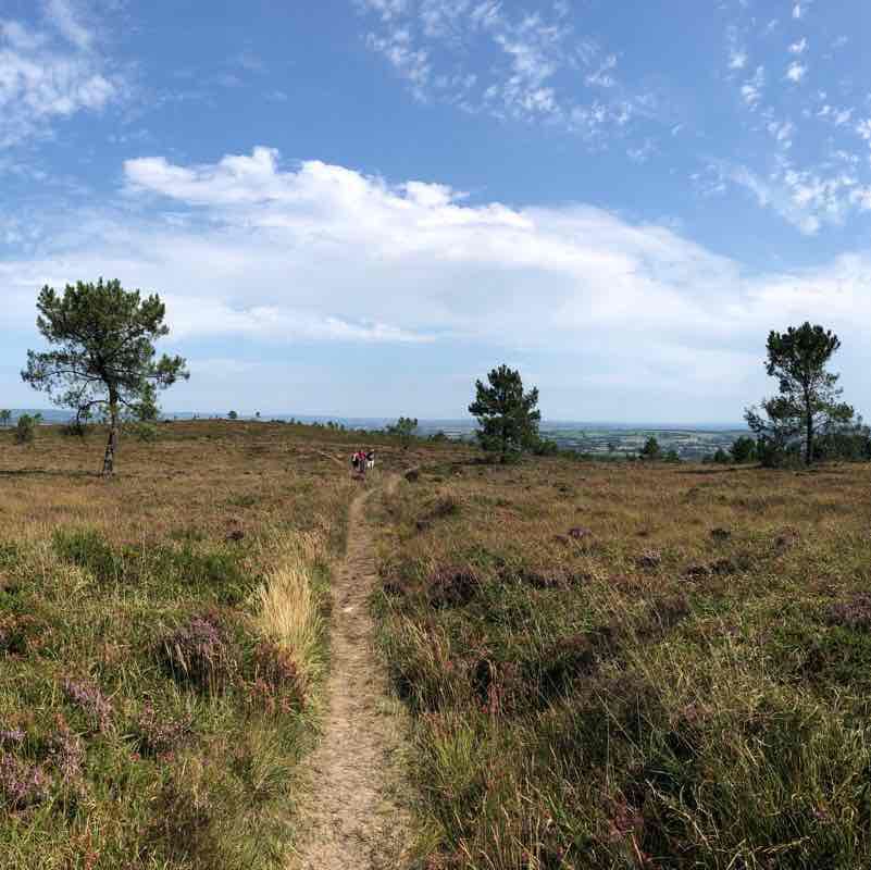 Lead hom walking route map in Plomodiern
