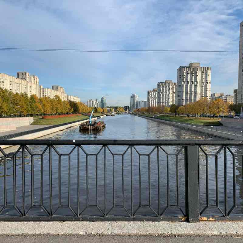 Прогулка вдоль реки Смоленки