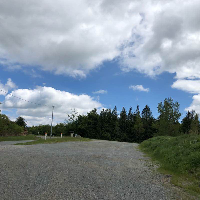 Laprade Dam walking route map in Les Martys
