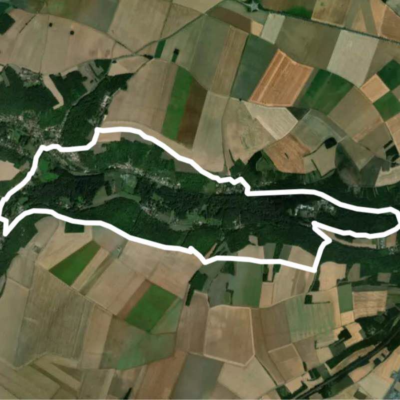 The valley walking route map in Chalo-Saint-Mars