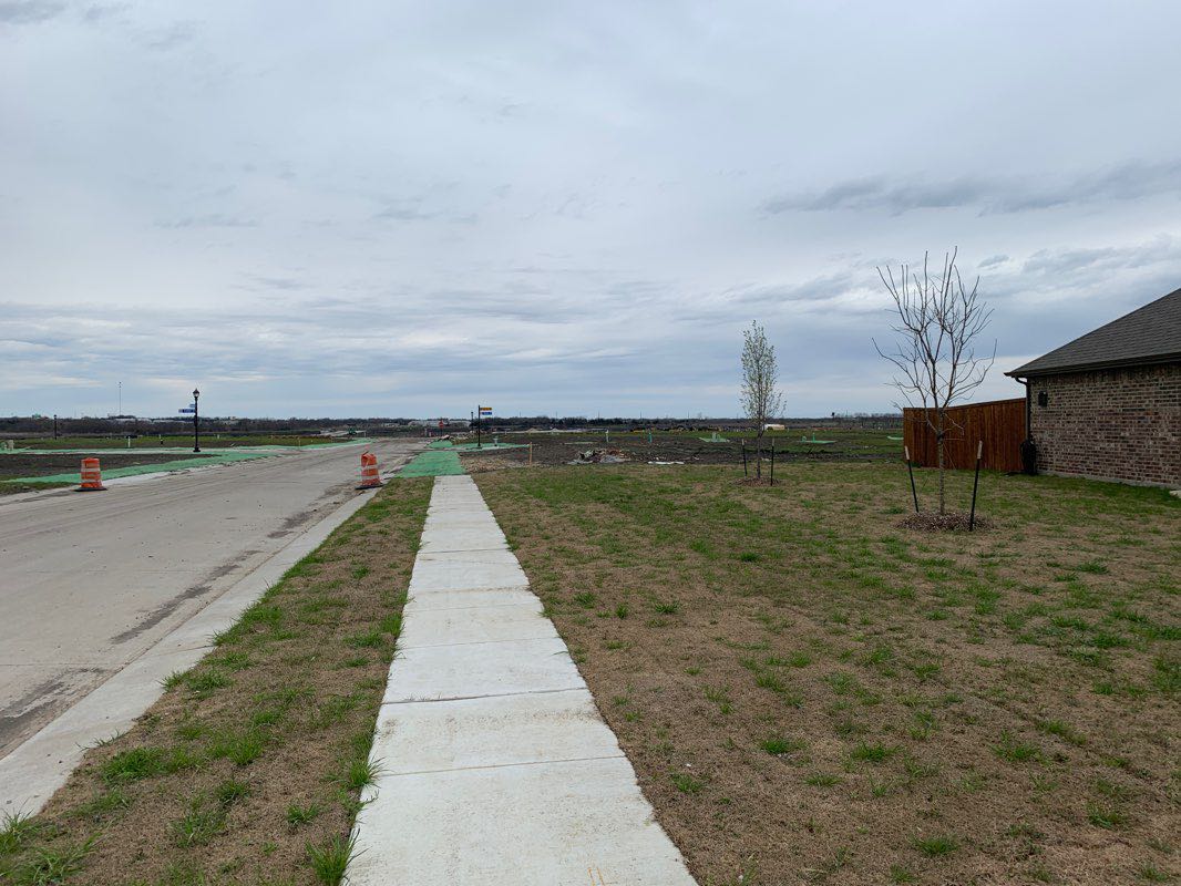 The Partial New Outter Limits Of Chris S Nei 散歩道 Royse City テキサス州 米国 Pacer The Partial New Outter Limits Of Chris S Nei 散歩道 Royse City テキサス州 米国 Pacer