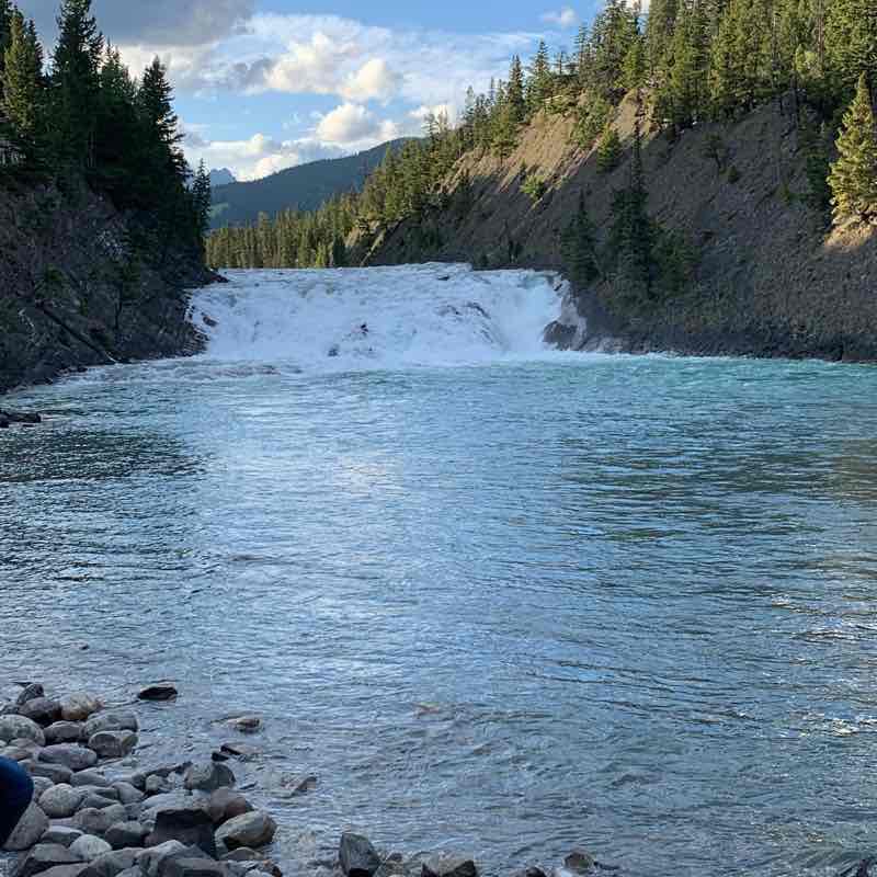 Bow Falls Banff Sendero Alberta, Canadá Pacer
