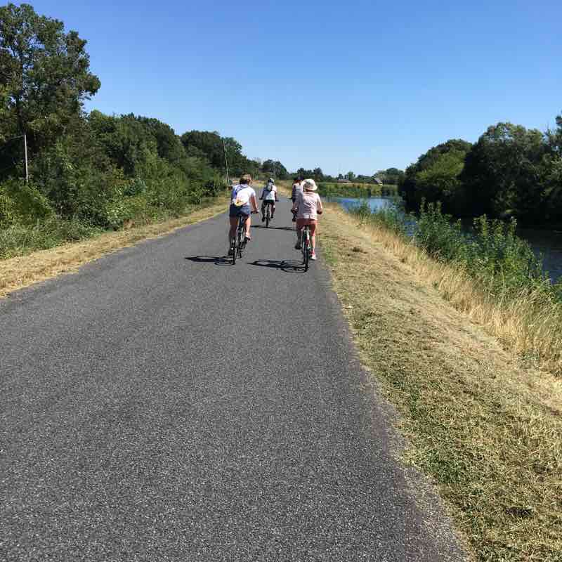 The Loire à Vélo walking route map in Berthenay