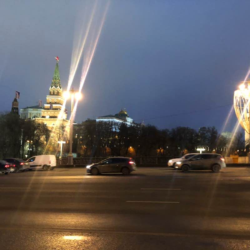 Через центр Москвы