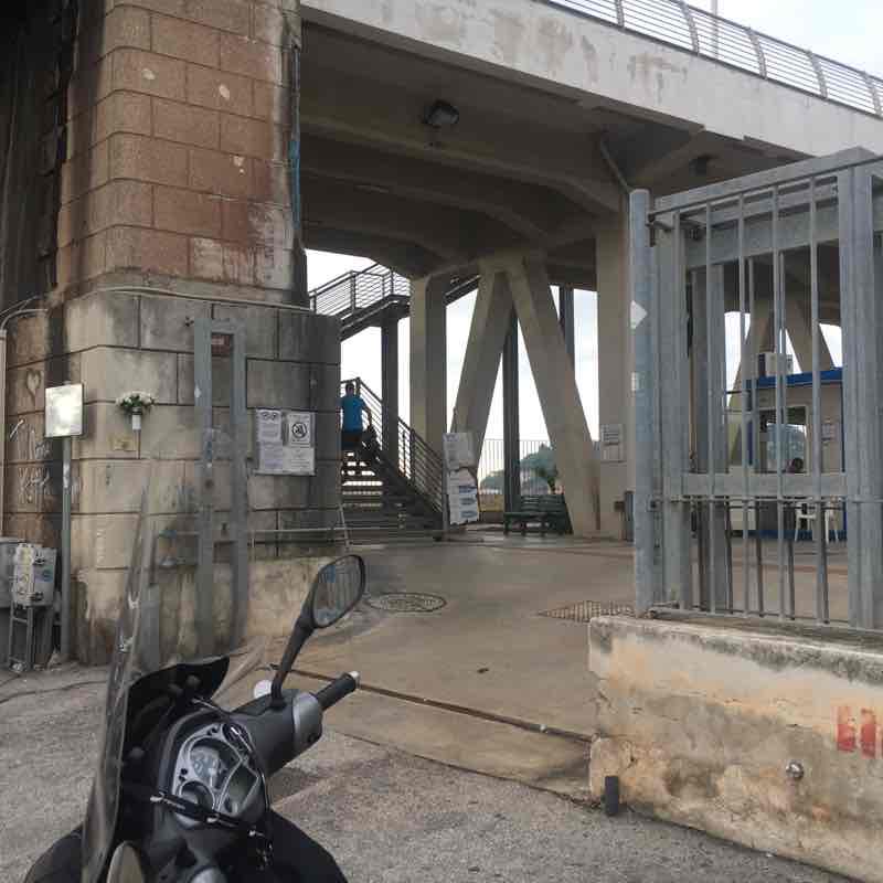 Passeggiata sul pontile di Bagnoli