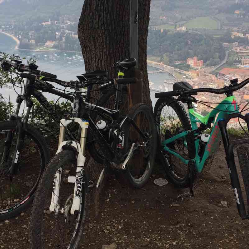 La Rocca and Val Sorda walking route map in Colà