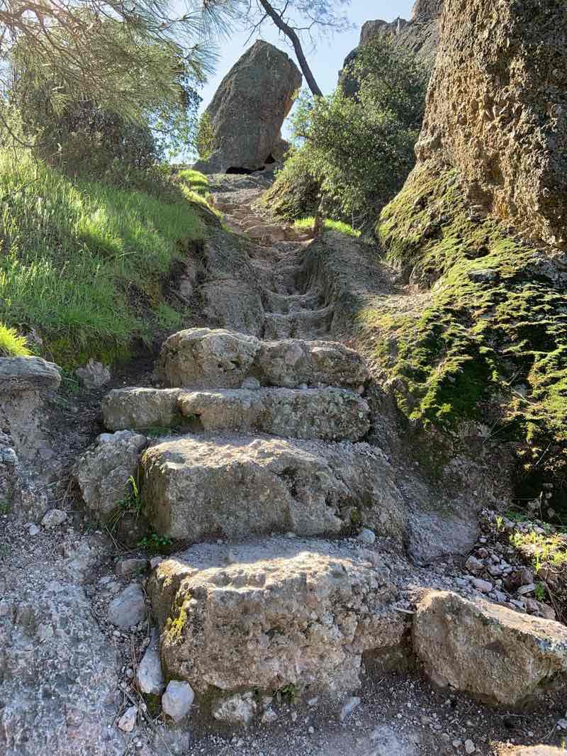 walking near me on Pinnacles National Park High peak/Gulch Loop walking route