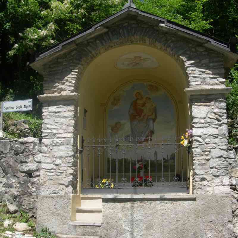 Passeggiata a Viggiù  walking route map in Clivio