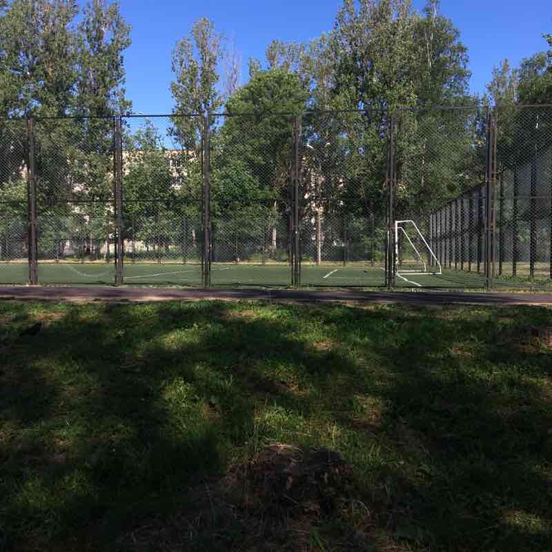 Школьный стадион 