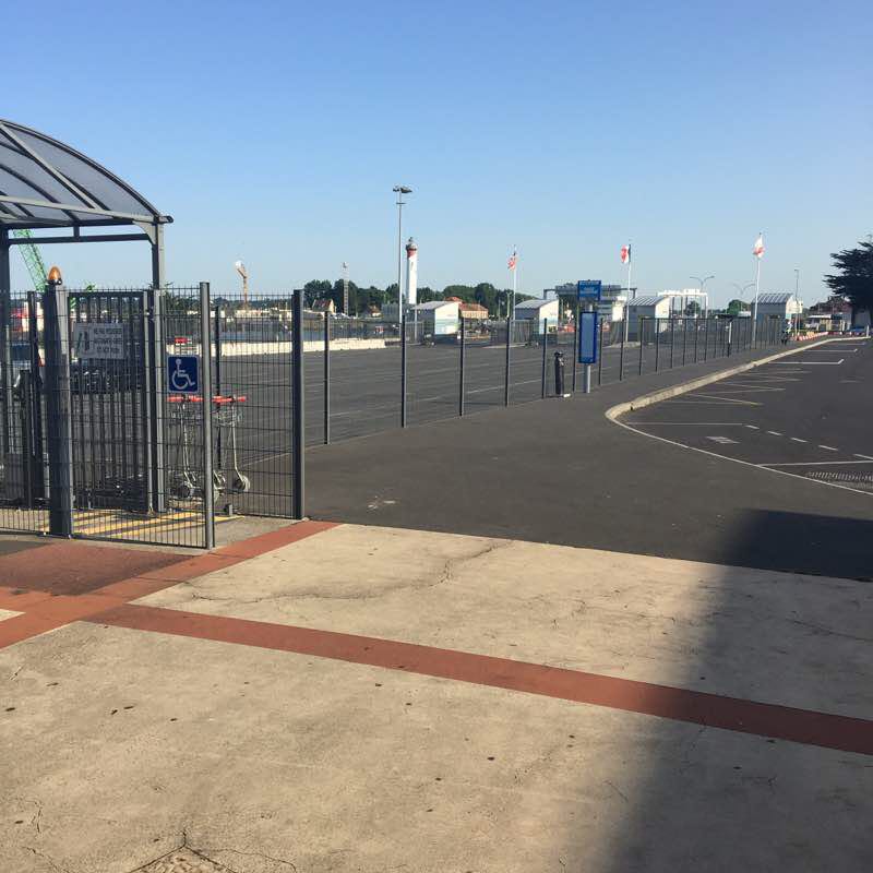 Ouistreham Harbor walking route map in Merville-Franceville-Plage