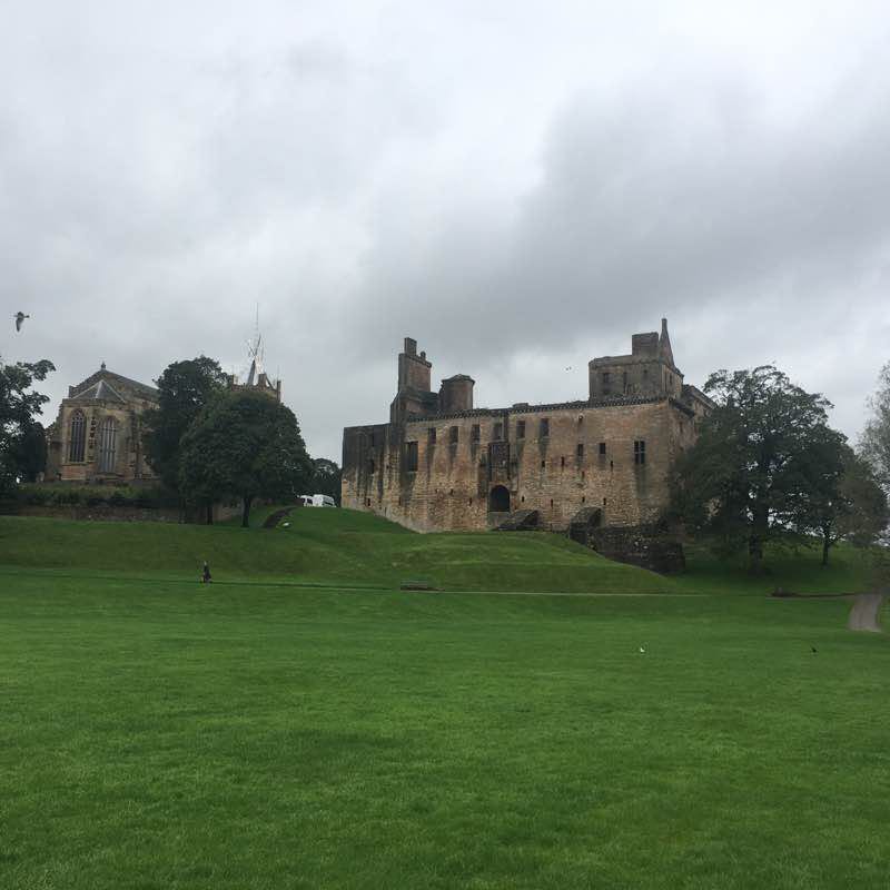 Linlithgow Loch. walking route map in Linlithgow