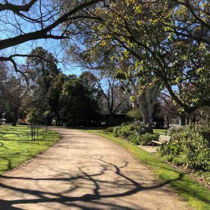 Benalla Rose Gardens and Lake Walk walking route map in Benalla