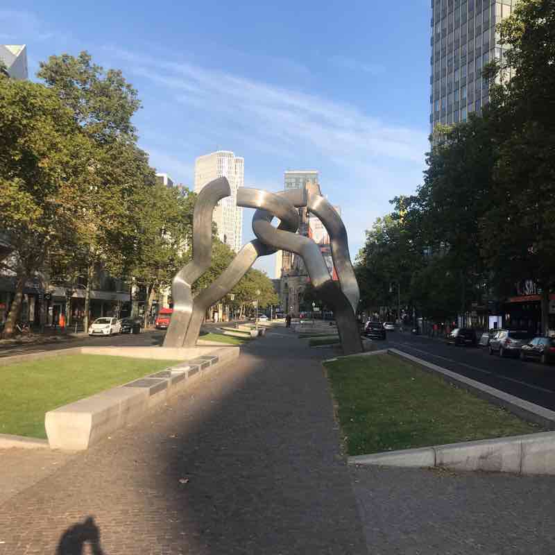 Berlin , Kurfürstendamm, Spaziergang am Sonntag 