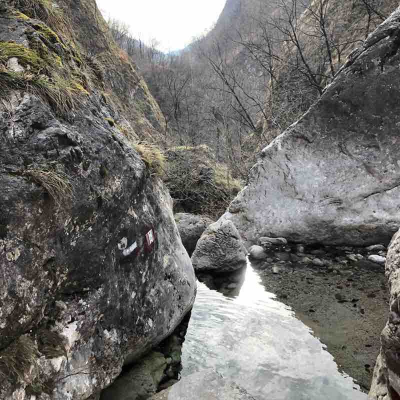 Path of the Era river -Era valley- Somana- walking route map in Mandello del Lario