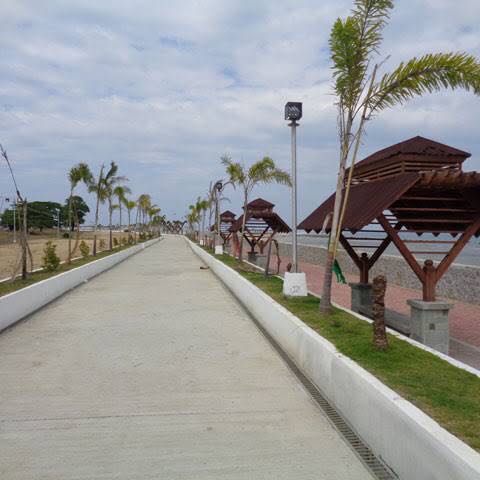 The Bay walk La Union