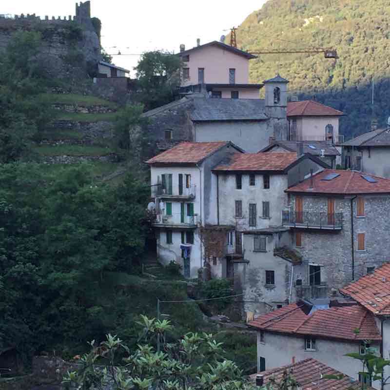 Road Regia, tract: Nesso, Lezzeno walking route map in Erno