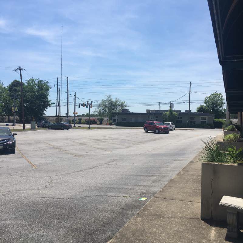 Parking lot Molly’s Cafe