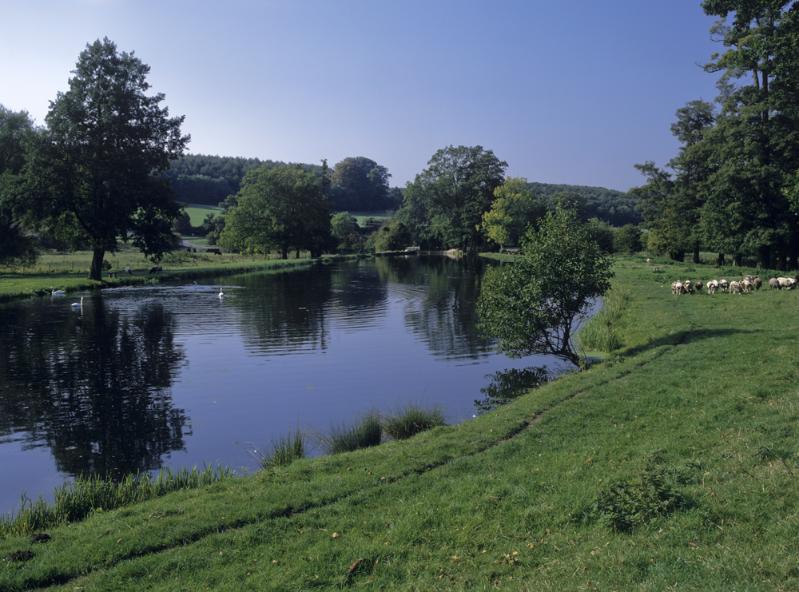Chorleywood: the most beautiful Chess Valley Tour  walking route map in Rickmansworth