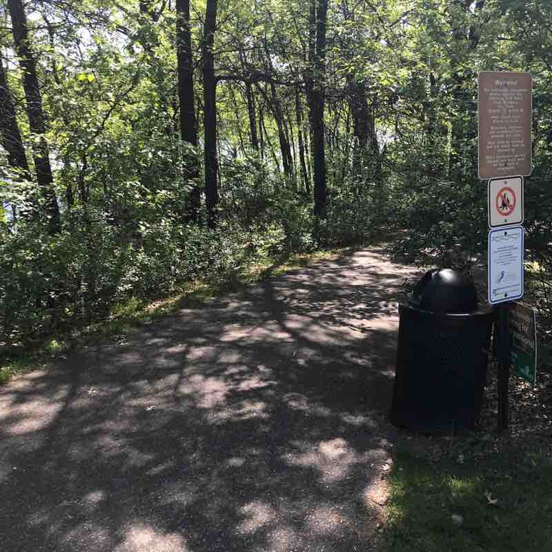 Powers Lake CounterClockwise Walk Trail Woodbury, Minnesota, USA