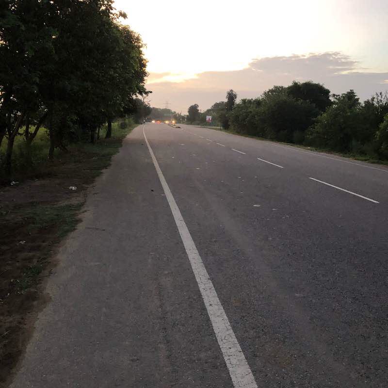 Walk on a highway. walking route map in Bassi Pathana