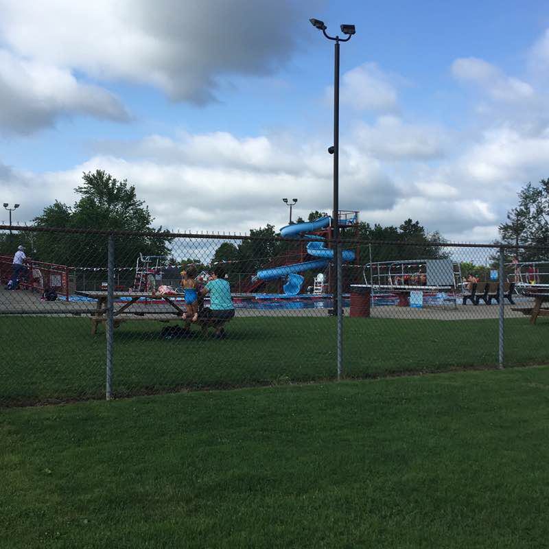 Swimming Pool to Circle K walking route map in Columbiana