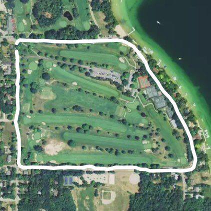 1 mile around golf course walking route map in Lake Leelanau