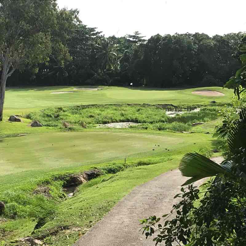 Giro tra campagna e campi da golf opera-locate