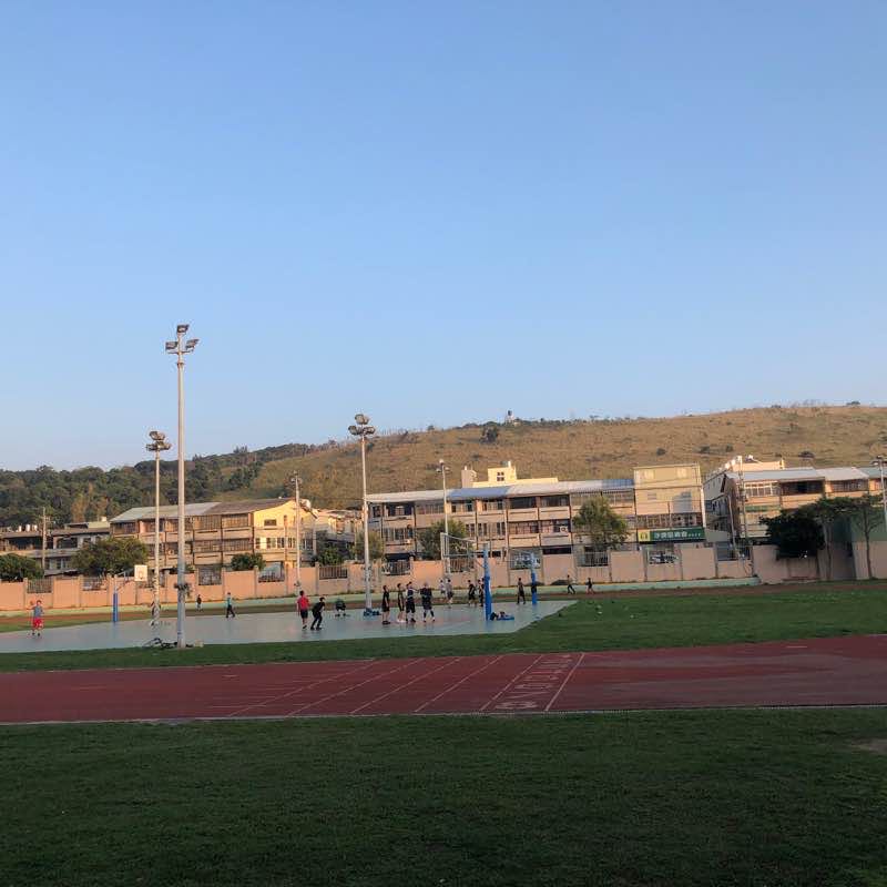 活動中心跑圈圈