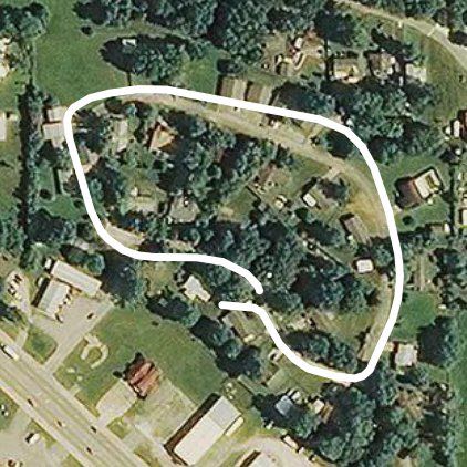 Circle Drive Round About walking route map in Grove