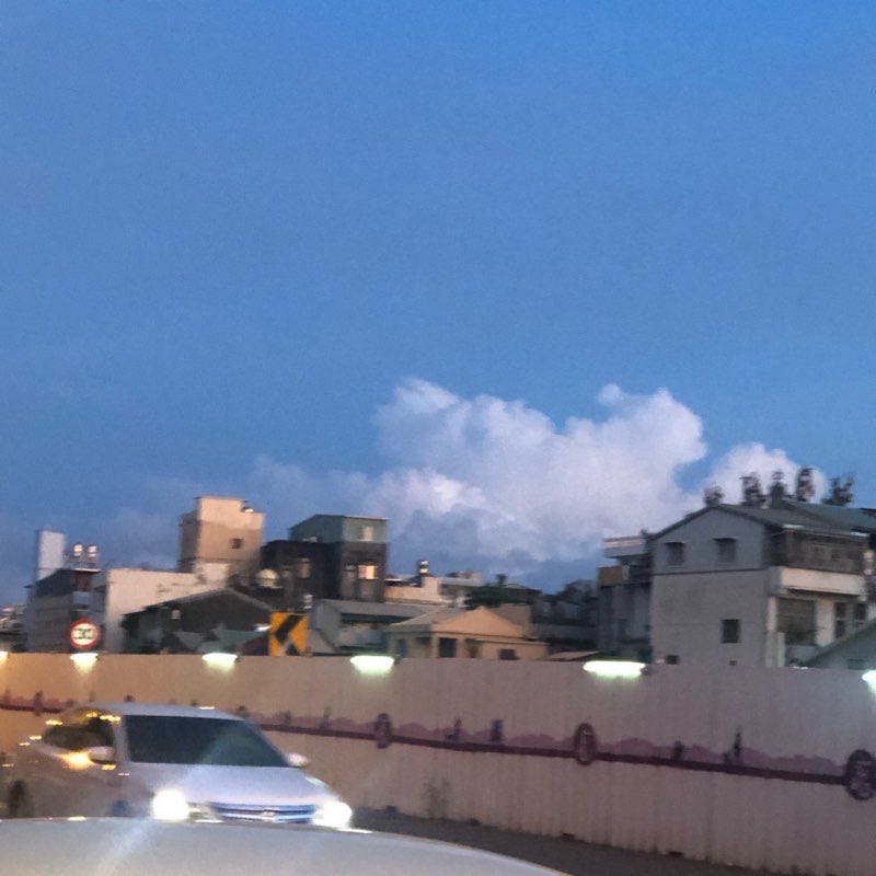 文華國小外圍漫步