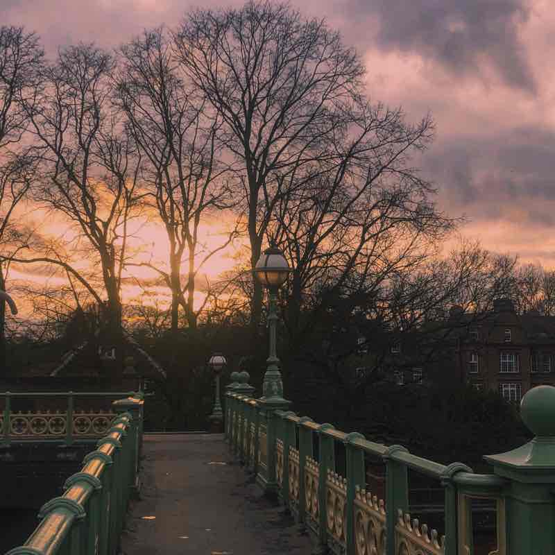 Richmond lock and Thames path