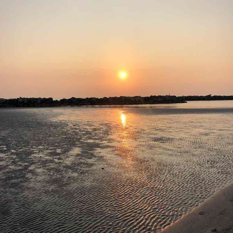 Passeggiata lungo mare Torre Pedrera 