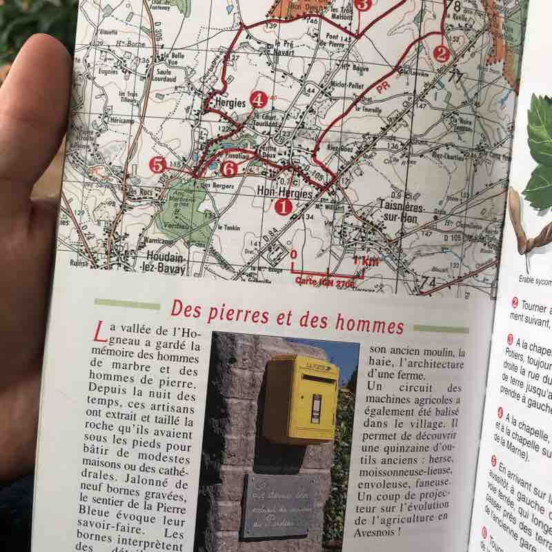 The tour of the chapels walking route map in Taisnières-sur-Hon