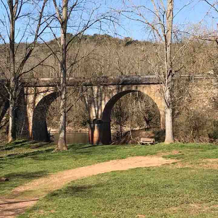 Circuit of Cabeou walking route map in Bruniquel