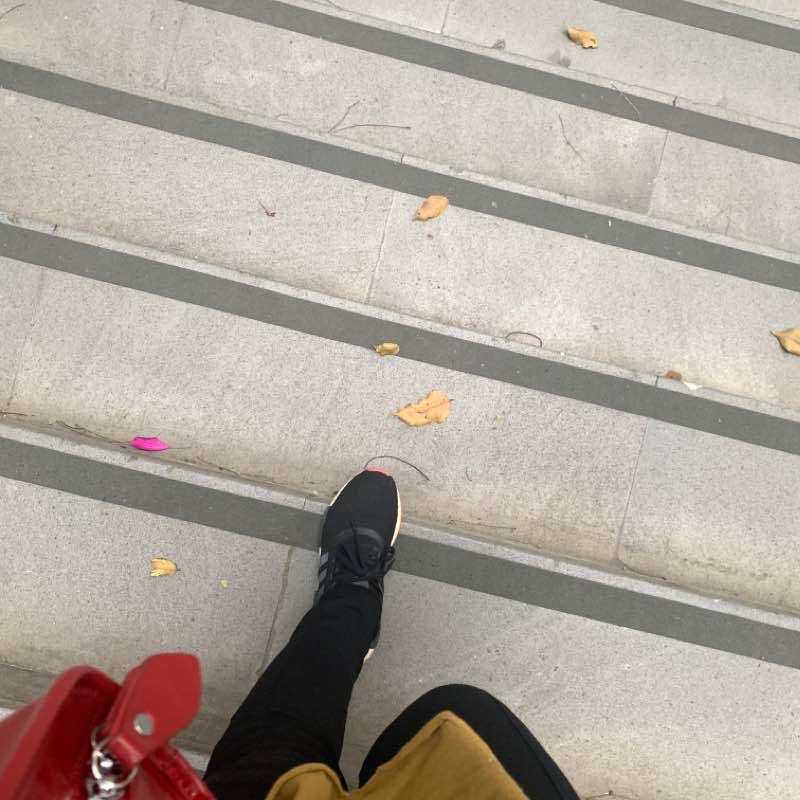 台中辦護照的附近。