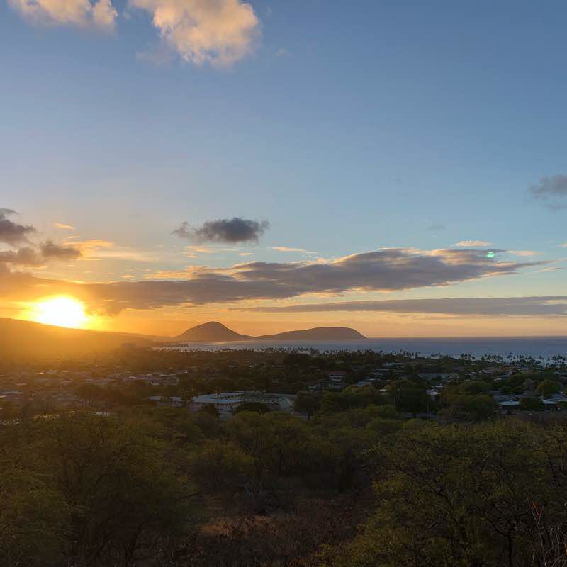 Diamond Head run Trail Honolulu, Hawaii, USA Pacer