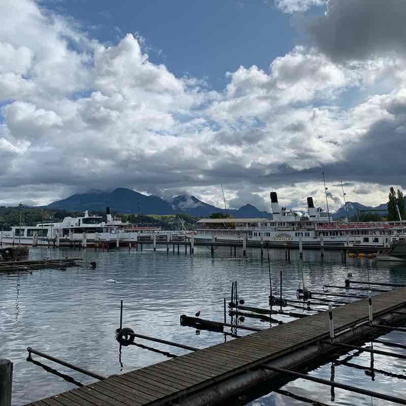 Vom Europaplatz über den Alpenquai nach Wartegg