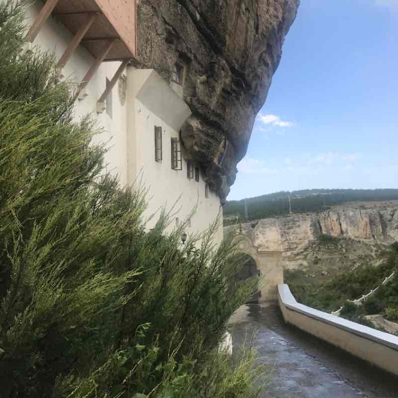 Бахчисарай: Свято-Успенский монастырь-Чуфут-Кале