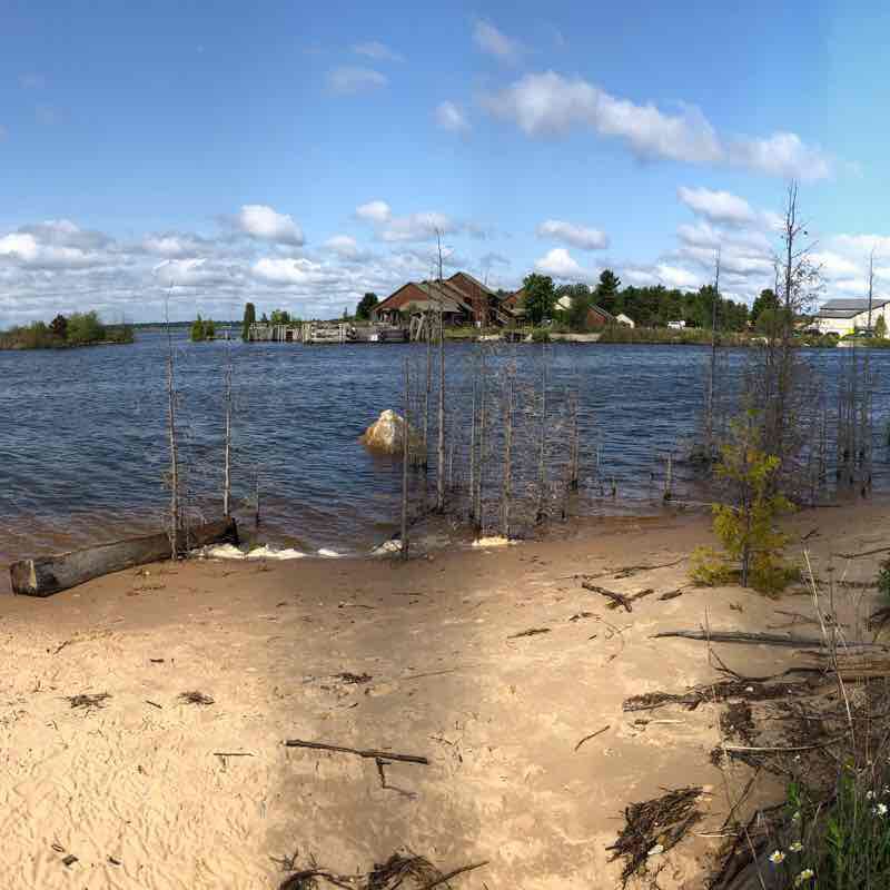 Manistique boardwalk - Lake Michigan shoreline walking route map in Manistique