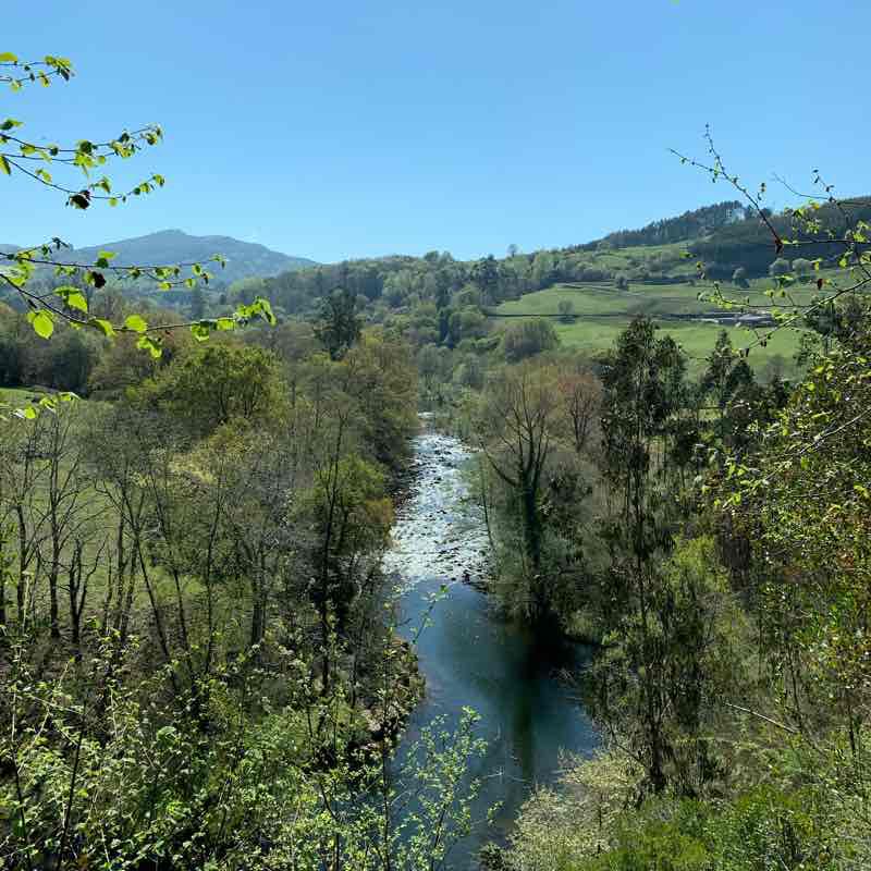 Rio Nansa River Path walking route map in Bielva