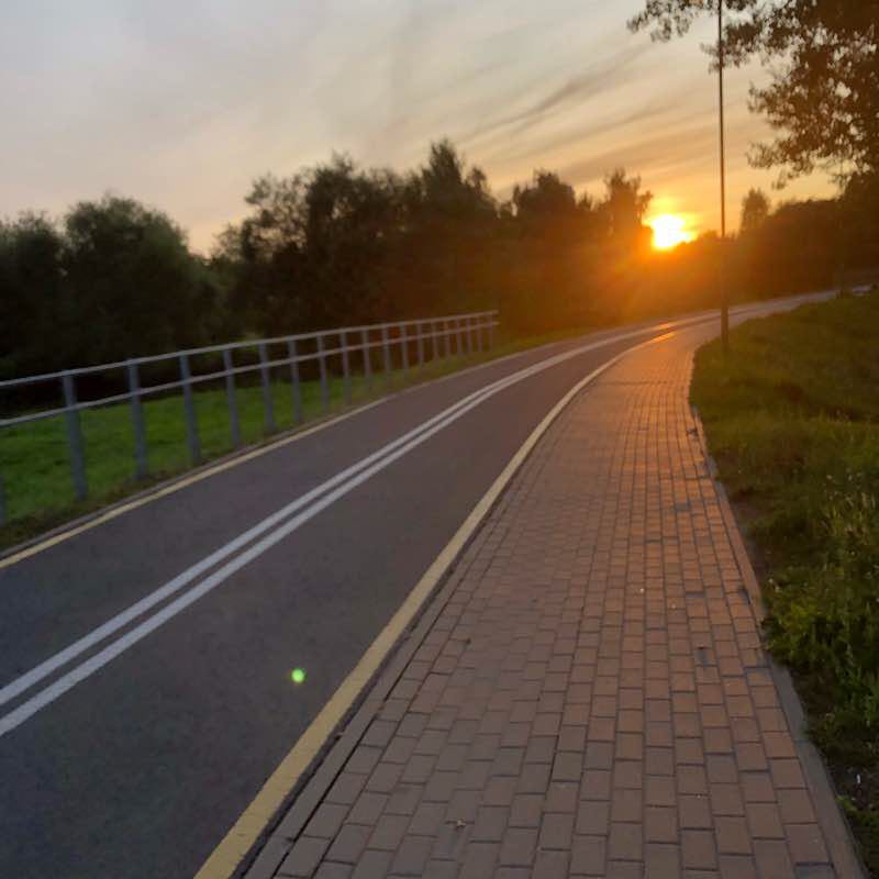 По велодорожке