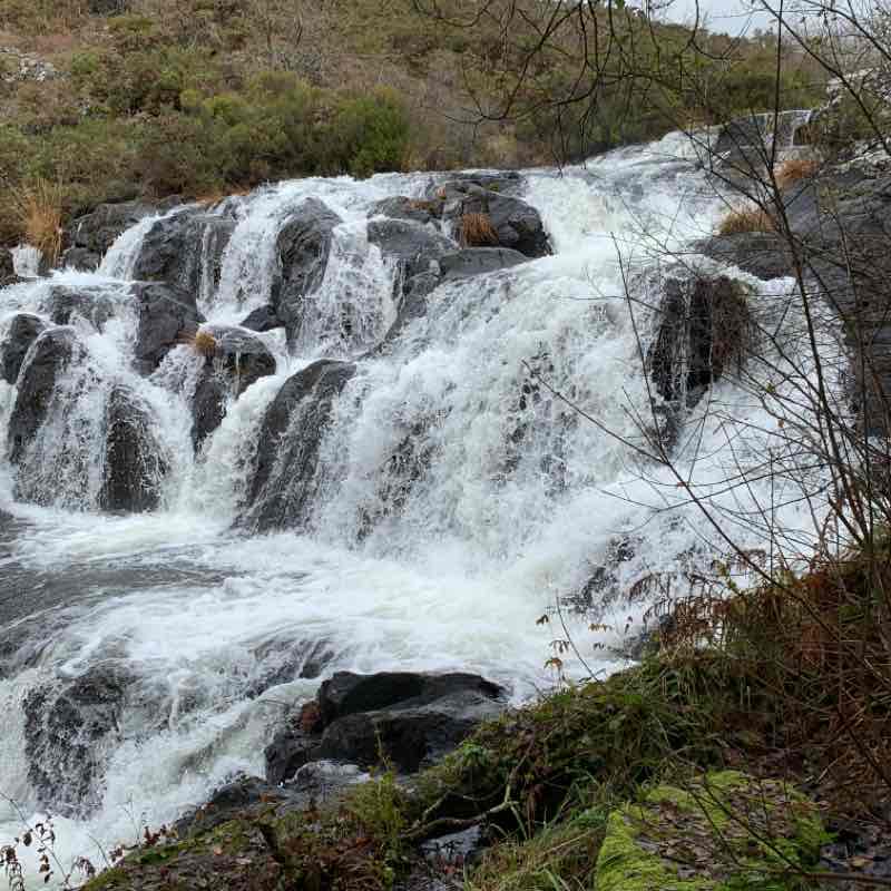 Waterfalls of Castriz. walking route map in Santa Comba