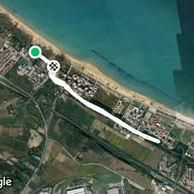 percorso tra pinete e mare